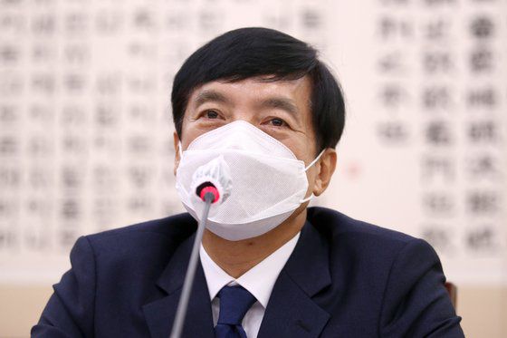 이성윤 서울중앙지검장이 지난달 19일 서울 여의도 국회에서 열린 법제사법위원회 국정감사에 출석해 질의응답을 하고 있다. [뉴스1]