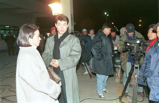 드라마 '모래시계' 광주역 지리산신 촬영 장면. [중앙포토]