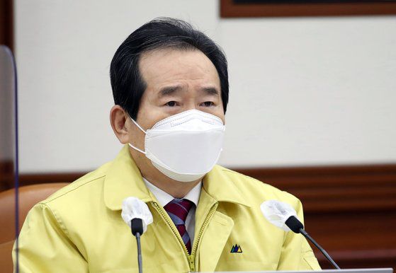 정세균 국무총리가 지난 31일 서울 종로구 정부서울청사에서 열린 코로나19 중앙방역대책본부(중대본) 회의에서 발언을 하고 있다. 뉴스1