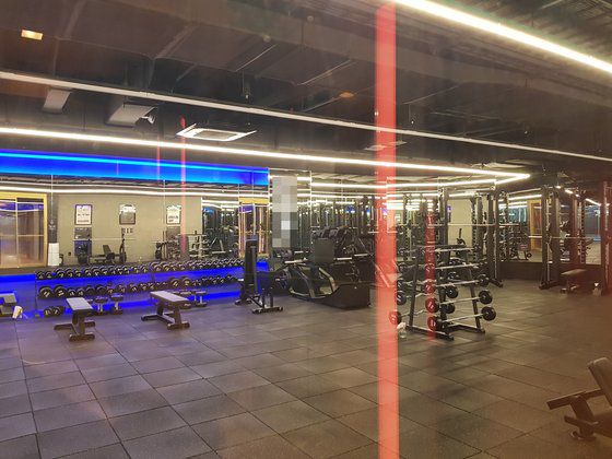 15일 오후 서울 마포구에 있는 헬스장 문이 닫혀 있다. 김지혜 기자