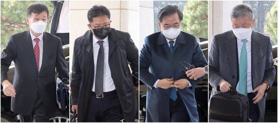 조상철 서울고검장(왼쪽부터), 오인서 수원고검장, 구본선 광주고검장, 박성진 부산고검장이 8일 오전 서울 서초구 대검찰청에서 열린 전국고검장회의에 참석하기 위해 입장하고 있다. 연합뉴스