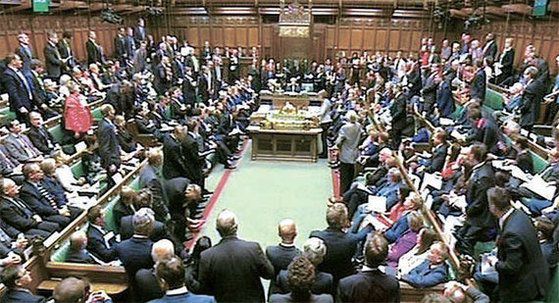 2017년 영국 하원에서는 브렉시트 협상 개시 법안이 통과됐다. [영국 의회TV 캡처]