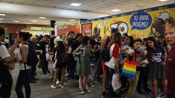 2019년 이탈리아 에트나코믹스 현장에서 레진코믹스 스릴러BL 킬링스토킹의 쿠기작가와의 독자미팅 현장사진 [사진 키다리-레진]