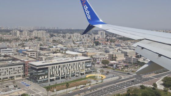 중앙일보 취재진이 17일 오후 이스라엘 텔아비브 벤구리온 공항에 도착하고 있다. 텔아비브=임현동 기자