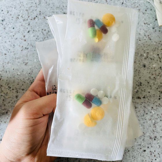 코로나를 겪은 한 신천지 신도가 먹는 결핵약. [사진 독자]