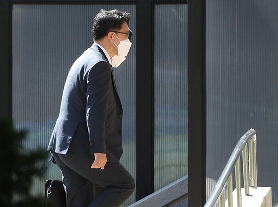 6월 16일 김진욱 고위공직자범죄수사처 처장이 출근하고 있다. 연합뉴스