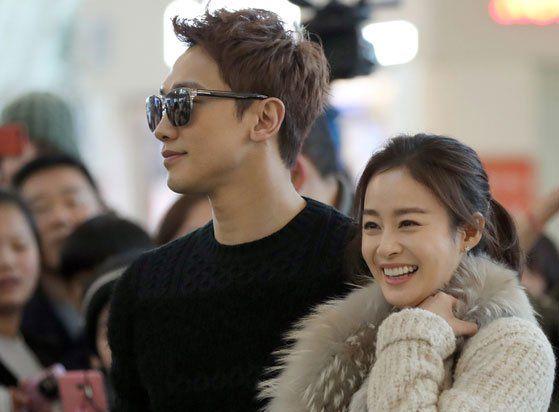 비·김태희 부부 신혼여행 떠날때 모습. 중앙포토