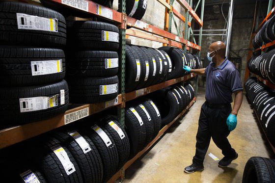 미국 메릴랜드 주의 한 타이어업체. EPA=연합뉴스