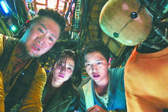 송중기와 김태리가 주연 우주 SF 영화 '승리호'. 넷플릭스를 통해 공개됐다. [사진 넷플릭스]