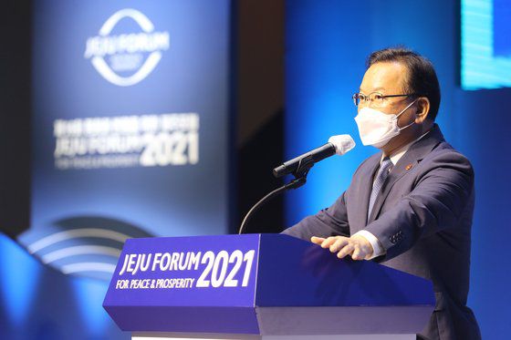 김부겸 총리는 지난 26일 제주포럼 폐회사를 통해 '간곡' '간절' 등의 표현을 사용하며 북한에 대한 대화를 요청했다. [연합뉴스]