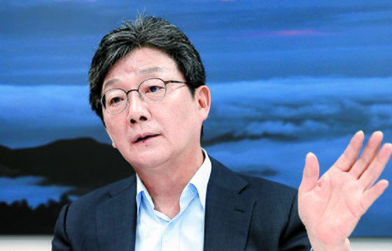 유승민 전 의원은 21일 국회에서 언론사 인터뷰를 통해 “대선에서 이기려면 수도권, 중도층, 젊은 층 표심이 중요하다”고 밝혔다. [연합뉴스]