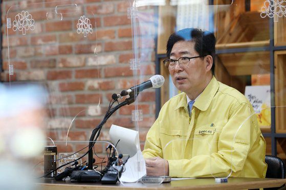 양승조 충남지사가 기자회견을 열고 있다. 중앙포토