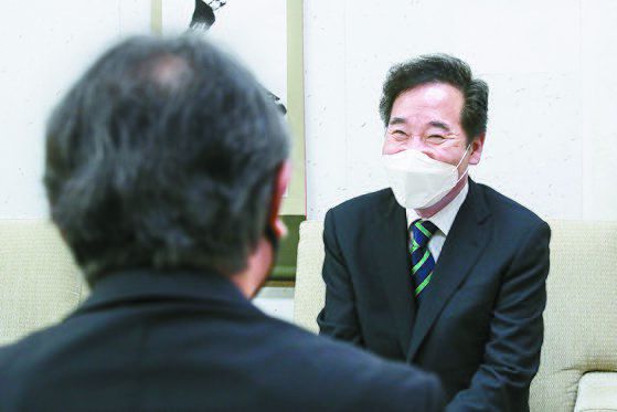 같은 날 한국기독교교회협의회를 예방한 이낙연 전 대표. [국회사진기자단]