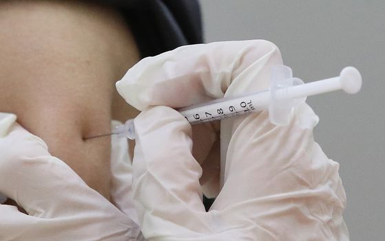 백신 접종 자료사진. 뉴스1