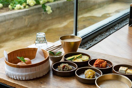 아원고택의 조식 상차림.