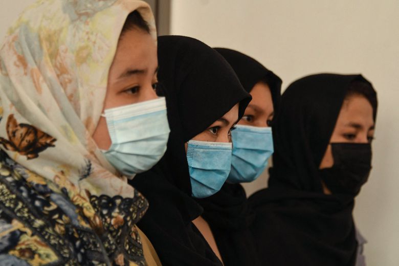 국립태권도 아카데미 회원들이 지난 21일(현지시간) AFP 기자와 인터뷰를 하고 있다. AFP=연합뉴스