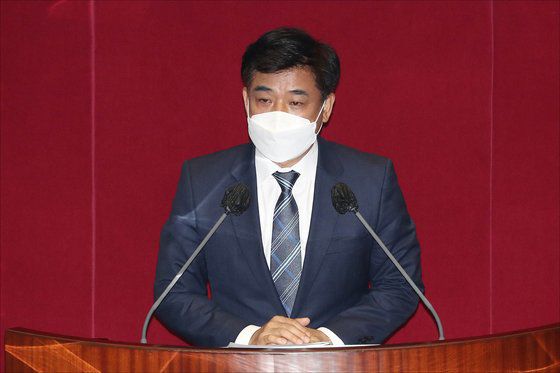 김병욱 더불어민주당 의원이 28일 오후 서울 여의도 국회에서 열린 국회 본회의에서 대장동 개발과 관련해 5분 자유발언을 하고 있다. 임현동 기자