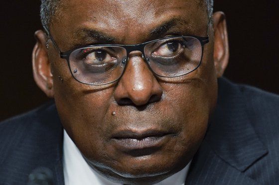 28일 상원 군사위 청문회에서 증언하는 로이드 오스틴 국방장관. [AP=연합뉴스]