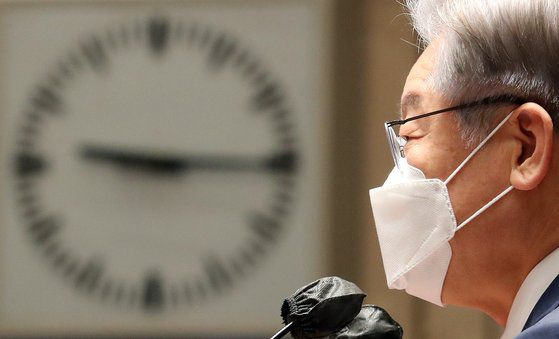 이재명 대선 후보가 15일 오전 서울 국회에서 열린 더불어민주당 의원총회에 참석해 발언하고 있다. 국회사진기자단