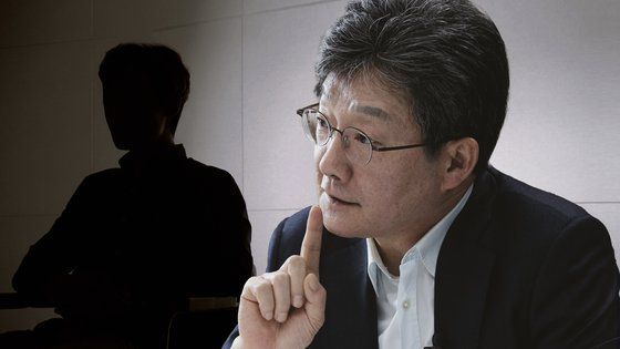 2015년 유승민 당시 새누리당 원내대표는 박근혜 대통령과 충돌했다. 이후 유승민은 '차기대권주자', '박근혜 배신자'라는 상반된 평가를 받았다.