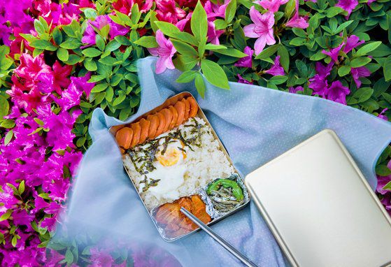 한국 스타일의 도시락이 미국 사회에서 인기 메뉴가 되어 친구용 도시락으로 따로 싸는 경우도 생겼다. [중앙포토]