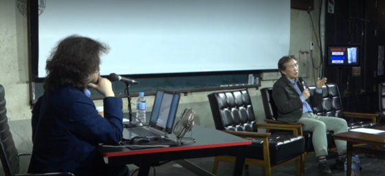 매주 금요일 업로드되는 '다스뵈이다'를 보거나 듣기 위해 모인 구독자는 86만7000여명에 이른다. 딴지방송국 유튜브 캡처