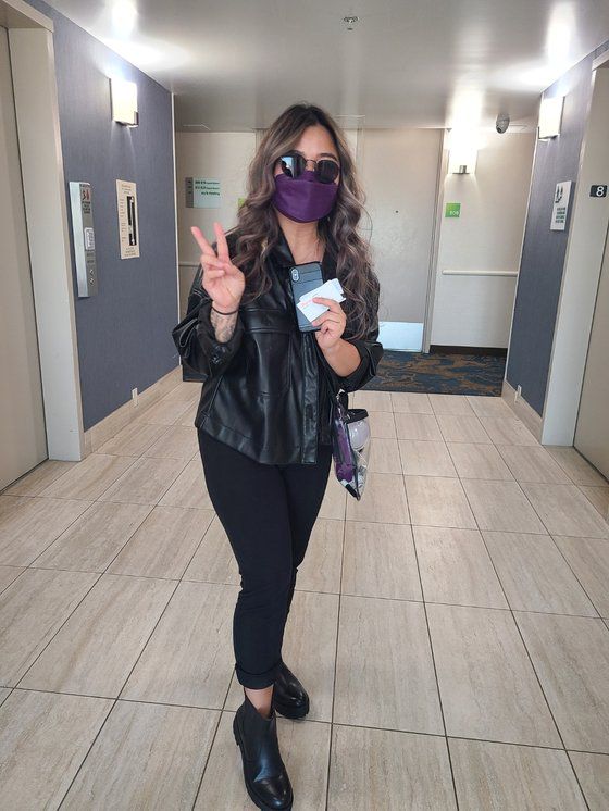 방탄소년단 콘서트를 보러 온 LA에 거주하는 마이클·브리아나 사이먼틀 부부. 유성운 기자