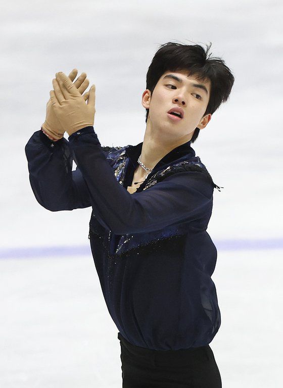 5일 경기도 의정부실내빙상장에서 열린 2021 KB금융 전국남녀 피겨스케이팅 회장배 랭킹대회 남자싱글 프리스케이팅에서 차준환이 멋진 연기를 펼치고 있다. [뉴스1]