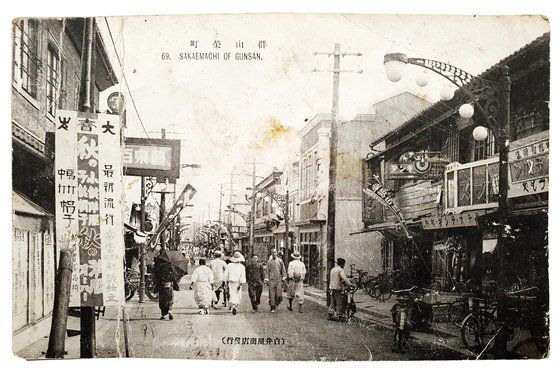 지난달 22일 군산에서 가장 오래된 중국집 '빈해원' 소란정(67) 대표가 인터뷰를 하고 있다. 사진 군산시