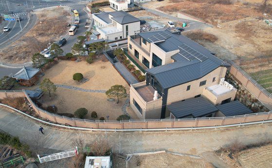 박근혜 전 대통령이 퇴원 후 머무를 대구 달성군 유가읍 쌍계리의 주택. 박 전 대통령 명의로 매입한 것으로 알려졌다. 뉴스1