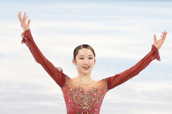 17일 오후 중국 베이징 수도체육관에서 열린 2022 베이징 겨울올림픽 피겨스케이팅 여자 싱글 프리스케이팅에 출전한 김예림이 연기를 펼치고 있다. 베이징=김경록 기자