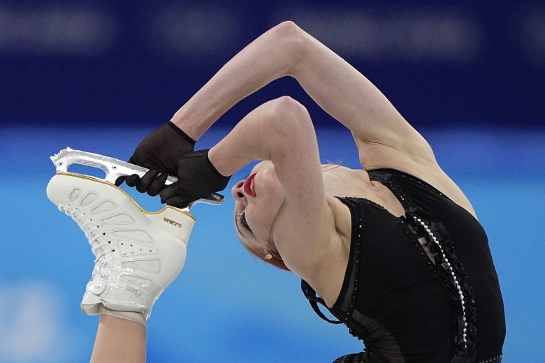 베이징올림픽 피겨스케이팅 여자 싱글에서 은메달을 딴 ROC의 알렉산드리 트루소바. [AP=연합뉴스]