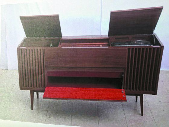 박정희 전 대통령의 유품. 클래식한 느낌이 드는 전축. [사진 독자제공]  중앙포토