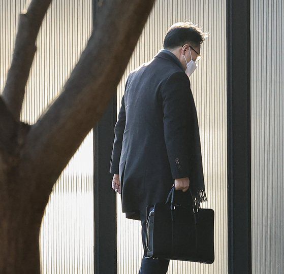 1월 17일 오전 김진욱 고위공직자범죄수사처 처장이 출근하고 있다. 연합뉴스