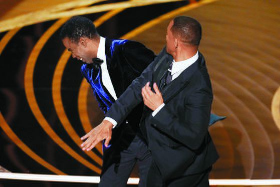 시상식 중 배우 윌 스미스가 크리스 록을 폭행하는 사건도 있었다. [AP=연합뉴스]