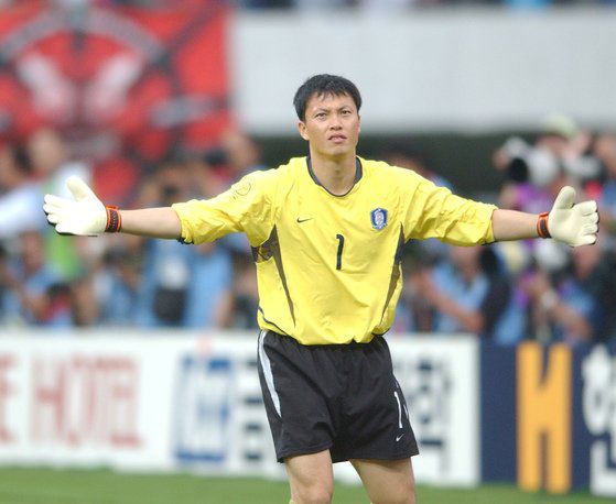 매 경기 선방쇼를 펼치며 4강행을 이끈 '거미손' 이운재. [중앙포토]