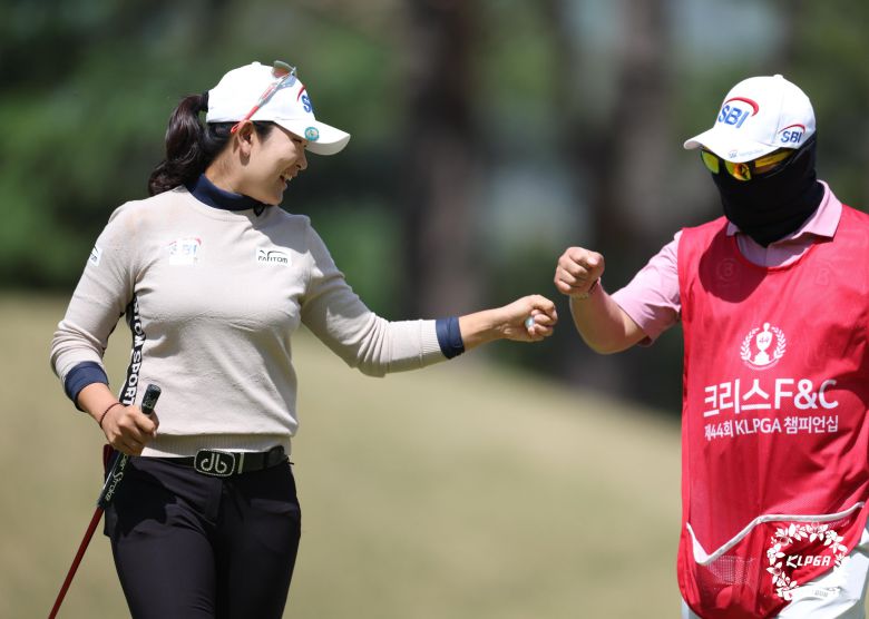 크리스 F&C KLPGA 선수권에서 우승을 차지한 김아림.[사진 KLPGA]
