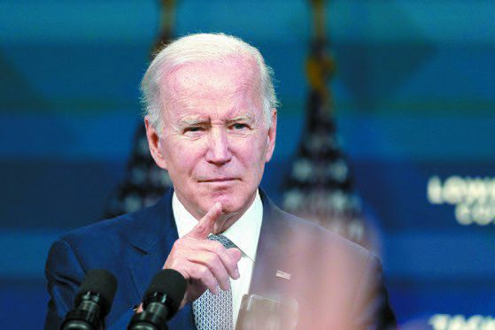 지난 10일(현지시간) 조 바이든 미국 대통령이 백악관에서 기자회견을 하고 있다. 바이든 대통령은 오는 20~24일 취임 후 처음으로 한국과 일본을 방문한다. [AP=연합뉴스]