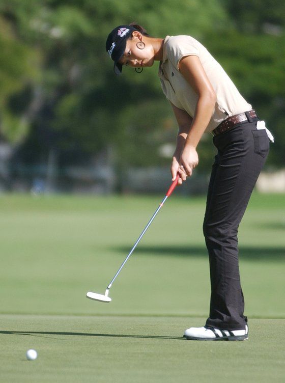 2004년 소니 오픈에서 경기하는 미셸 위. [로이터=연합뉴스]