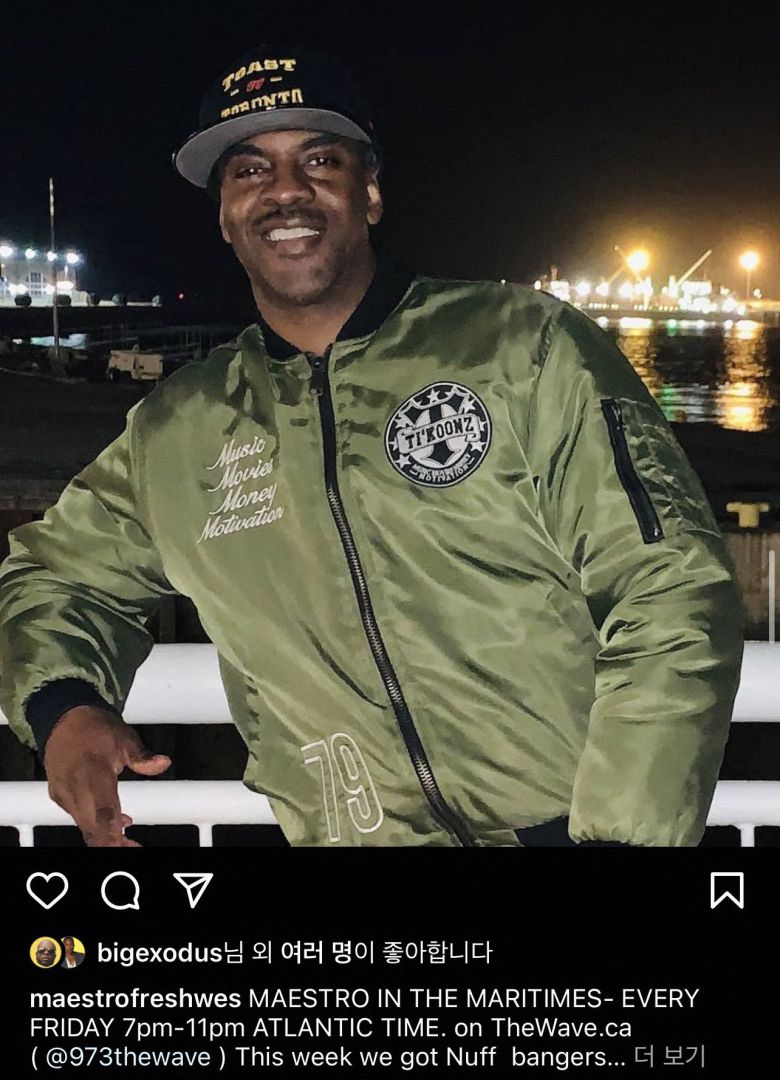 홍장혁 디자이너와 오랜 인연으로 마에스트로 프레쉬 웨스(Maestro Fresh Wes)는 종종 타이쿤즈 의상과 모자를 쓰고 SNS에 등장한다. 그는 드레이크(Drake), 디렉터 엑스(Director X), 카디날 오피셜( Cardinal Offishall), 더 위켄드(The Weeknd)를 탄생시킨 주역이라 하여 'God Father'라고 불린다. 사진 Tikoonz 제공