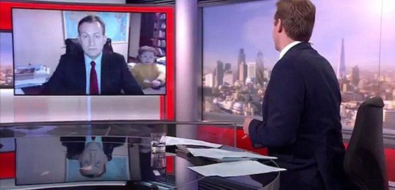 탄핵 관련 생방송 인터뷰 중 난입한 아이들