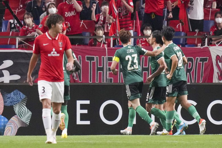 페널티킥 동점골을 터트린 전북 백승호(오른쪽 둘째). AP=연합뉴스