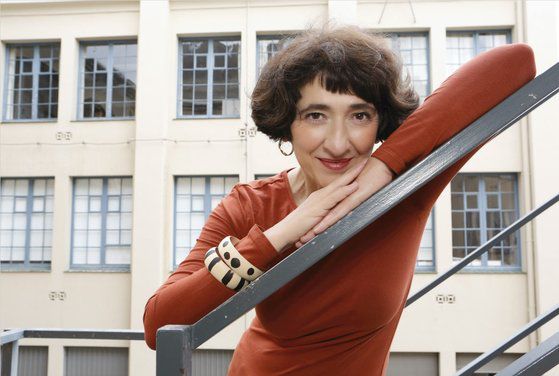 ‘행복을 그리는 화가’ 에바 알머슨은 그림으로 보는 이들의 다양한 감정을 불러일으킨다. © Eva Armisen