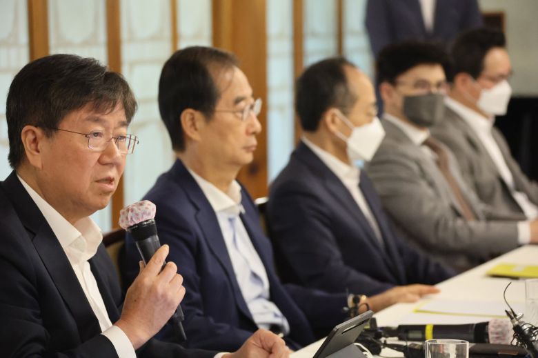 김대기 대통령비서실장이 25일 서울 삼청동 총리공관에서 열린 고위 당정 협의회에서 발언하고 있다. 국회사진기자단