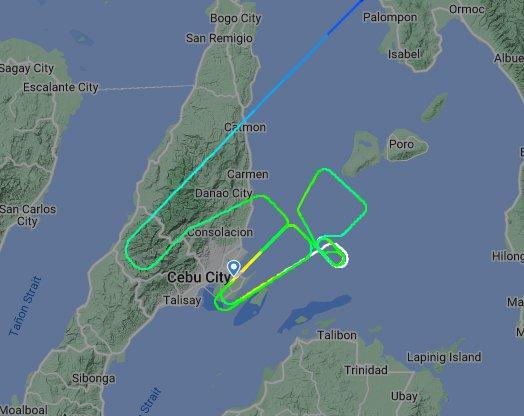 지난 7월 튀르키예(터키) 이스탄불에서 인천국제공항으로 향하던 대한항공 여객기가 기체 결함으로 아제르바이잔 수도 바쿠에 긴급 착륙했다. 이 여객기에 탑승한 승객들은 대한항공 임시편으로 인천공항을 통해 귀국하고 있다. 연합뉴스