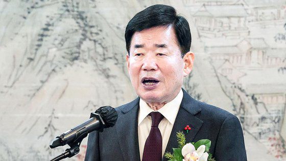 2023 국회 시무식이 2일 서울 여의도 국회에서 열린 가운데, 김진표 국회의장이 신년사를 하고 있다. 김성룡 기자