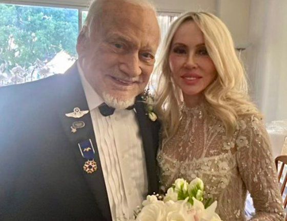 버즈 올드린과 앙카 포르. 트위터 캡처