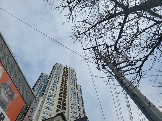 대구 달서구 장기동 인터불고 라비다 공사현장. 6개월 이상 공사가 멈춰 분양보증사고로 처리됐다. 대구=백경서 기자