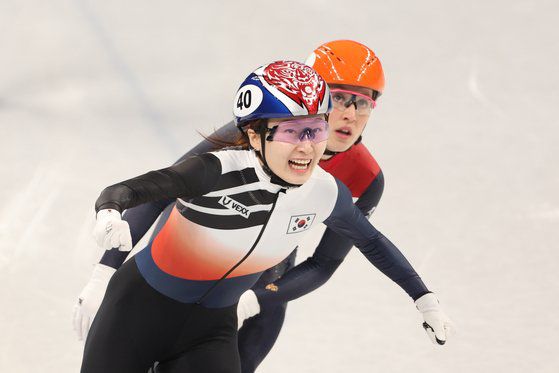 지난 2022년 2월 16일 오후 베이징 수도체육관에서 열린 2022 베이징동계올림픽 쇼트트랙 여자 1500m에서 최민정이 1위로 결승선을 통과하며 환호하고 있다. 김경록 기자