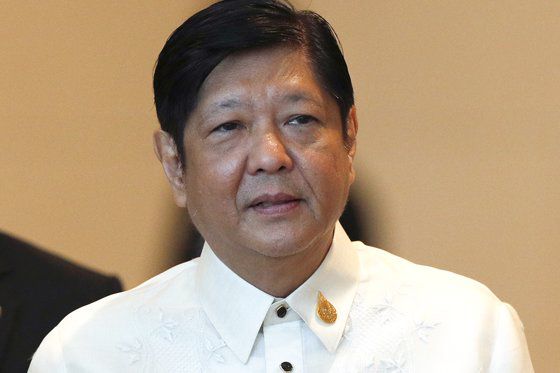 9일 기시다 후미오 일본 총리와 정상회담을 갖는 페르디난드 마르코스 주니어 필리핀 대통령. AP=연합뉴스